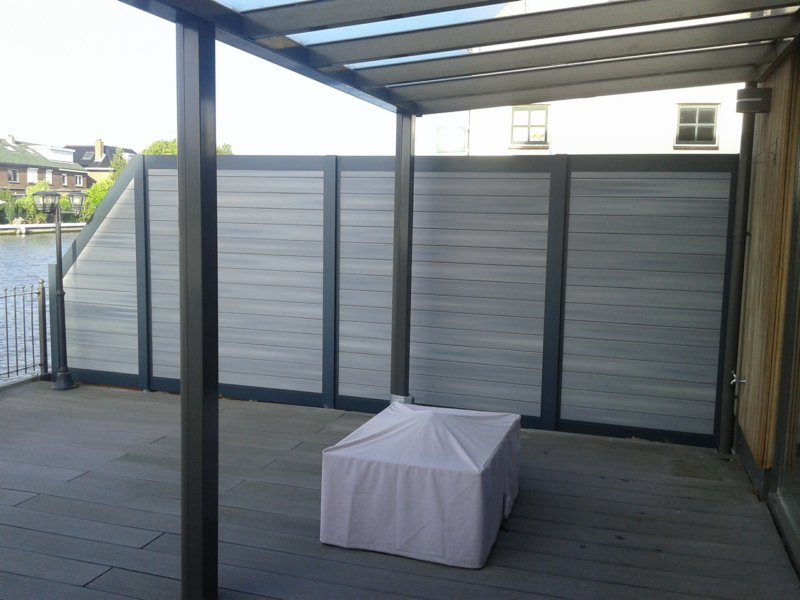aluminiumschuttingmetcomposietplanken.jpg